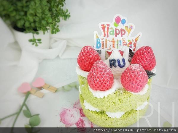 RU奶油草莓生日蛋糕-香氛蛋糕蠟燭.jpg