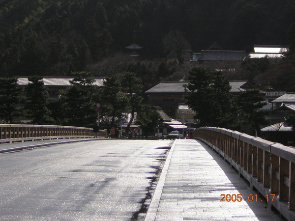 071.0117嵐山渡月橋-嵐山飯店的豆皮烏龍麵真是極品.JPG