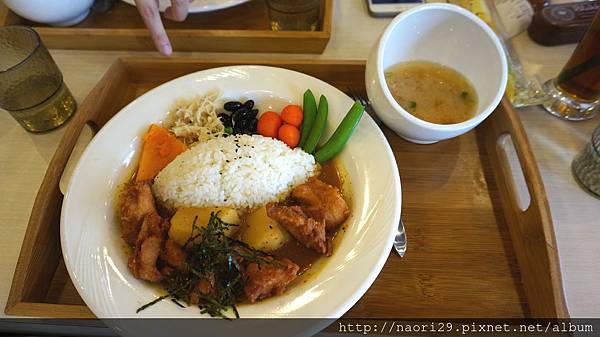 [食記] 彰化 HOKA日式家庭餐廳(親子餐廳)-繽紛又好玩的琉璃沙坑