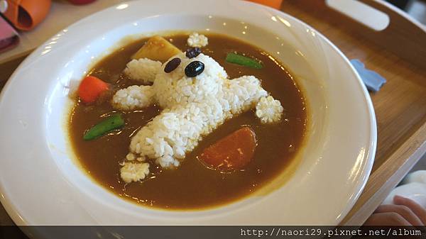 [食記] 彰化 HOKA日式家庭餐廳(親子餐廳)-繽紛又好玩的琉璃沙坑