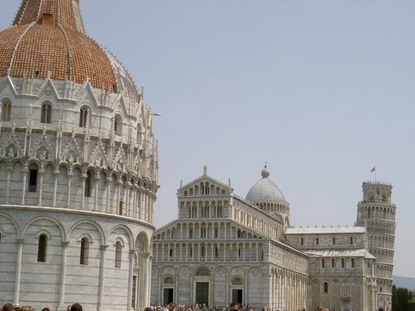 Piazza dei Miracoli上的三項奇蹟