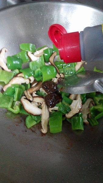 黑胡椒醬青椒香菇2