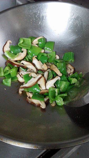 黑胡椒醬青椒香菇1