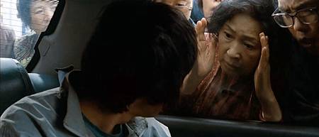 (母親_BD中字1280x720高清版.rmvb)[00.26.10.985]