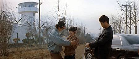 (母親_BD中字1280x720高清版.rmvb)[01.55.41.637]