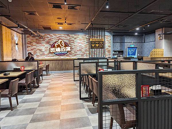 斑鳩的窩嘉義店內部用餐空間