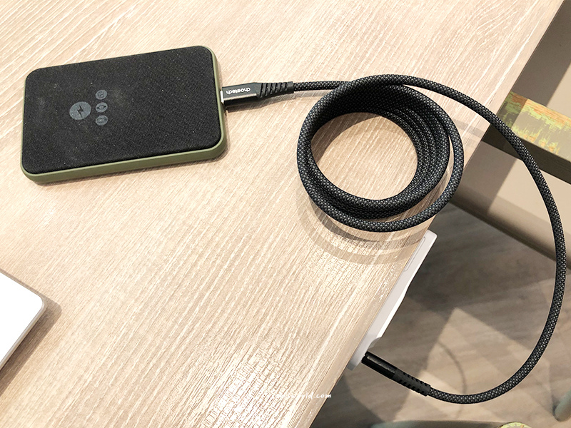 磁吸充電線01.jpg