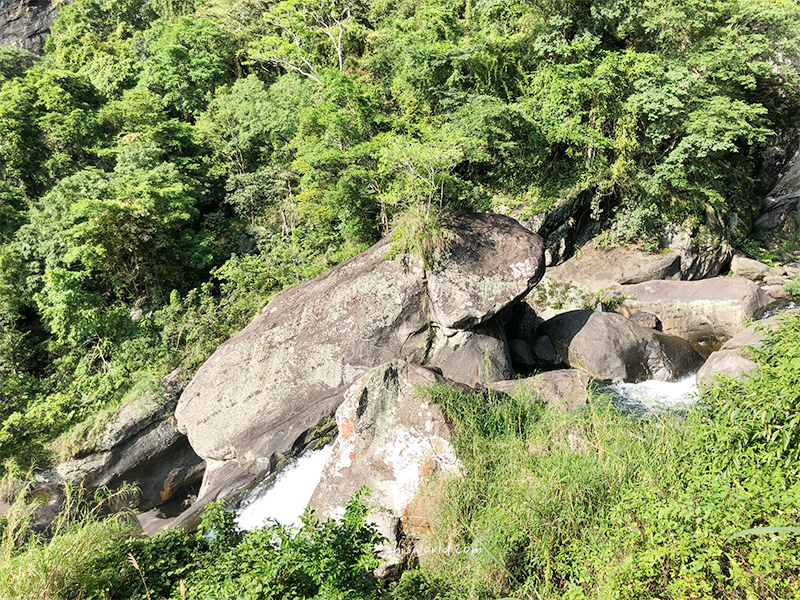 前往新竹青蛙石天空步道，見到的地標青蛙石