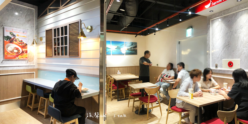 美威鮭魚時代店內用座位區