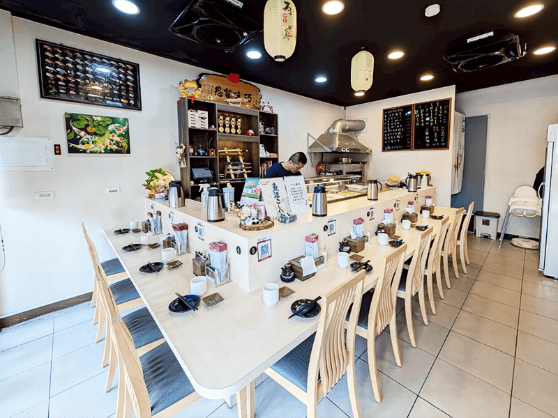 嘉義十三壽司 嘉義十三壽司內部裝潢簡約