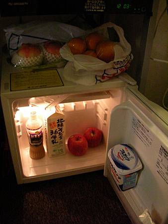冰箱裡的東西，青森富士好好吃!!!!!