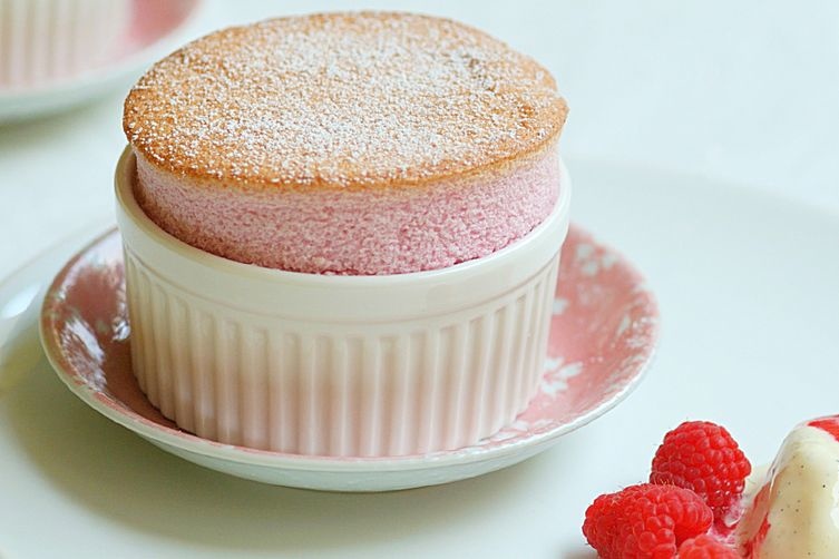 da4e9848-c871-4e8a-a715-f80ef03fa8bd--raspberry-souffle-08.jpg