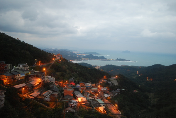 清晨六點的九份海景