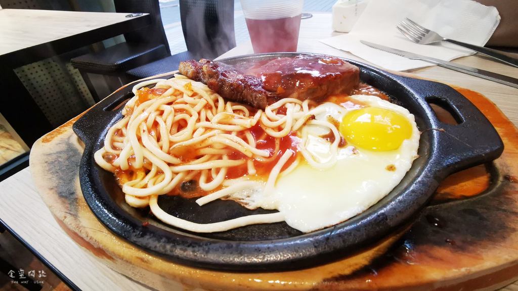 牛脾氣牛排館｜汐止美食推薦｜家庭聚餐好地方、推平價牛排、鐵板麵好好吃！