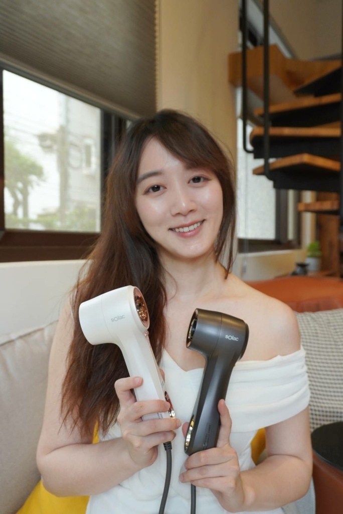 號稱小Dyson sOlac SD-800 專業負離子吹風機