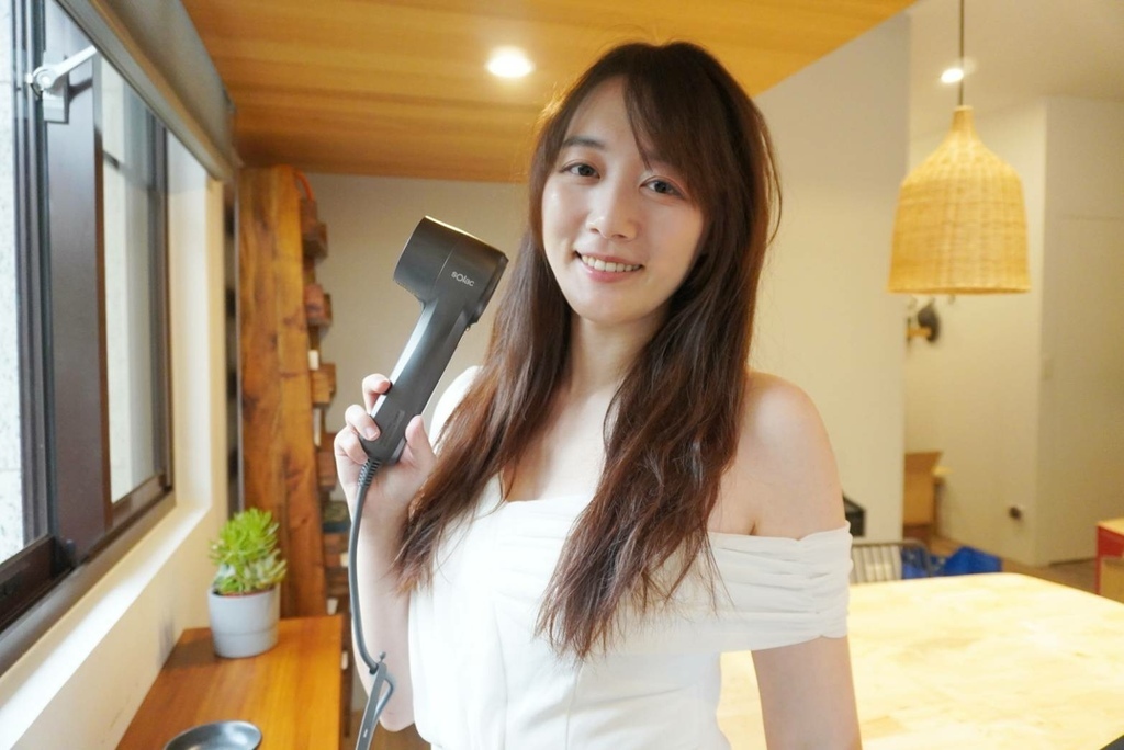號稱小Dyson sOlac SD-800 專業負離子吹風機