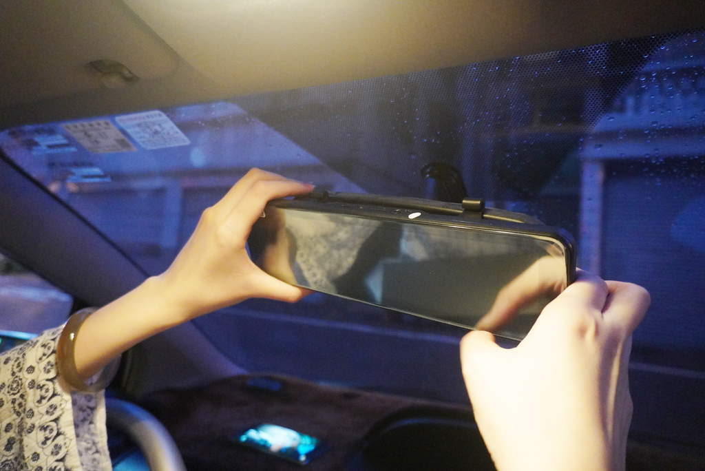 開箱文｜PAIPAI 拍拍 2K星光級WIFI+GPS雙鏡頭A550D流媒體OTA行車記錄器(贈64G專卡)11.png