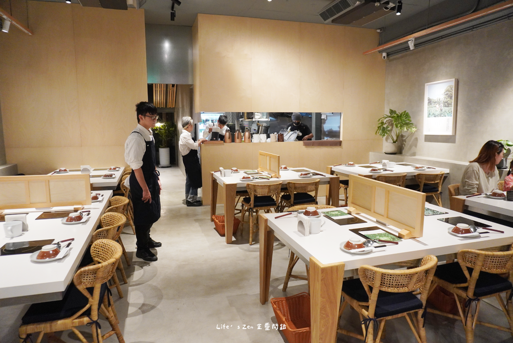汐止文青·質感火鍋店《小山丘自然系火鍋 汐科店》，走進芬多精的世界、食材新鮮好吃、燈光美氣氛佳41.png