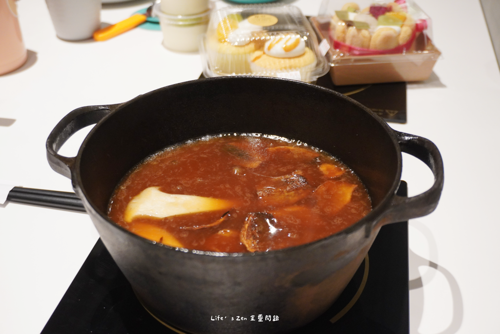 汐止文青·質感火鍋店《小山丘自然系火鍋 汐科店》，走進芬多精的世界、食材新鮮好吃、燈光美氣氛佳26.png