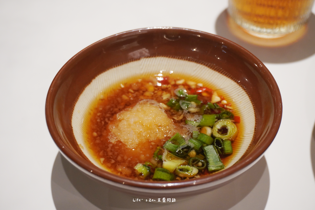 汐止文青·質感火鍋店《小山丘自然系火鍋 汐科店》，走進芬多精的世界、食材新鮮好吃、燈光美氣氛佳24.png