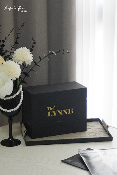 質感開箱｜方文琳個人品牌保養品「The Lynne」沉靜雪松系列禮盒.png