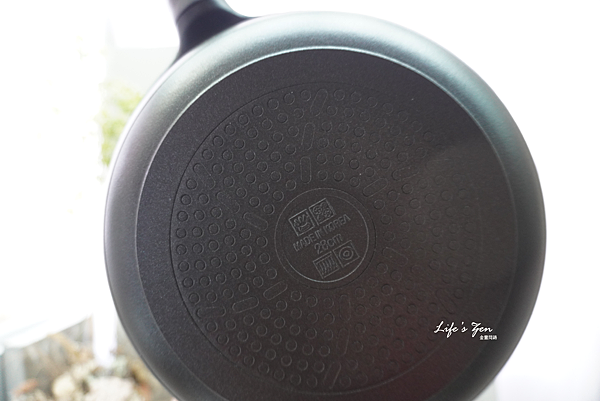 開箱｜韓國Kassel 鑽石超導熱不沾輕炒鍋28cm｜美味料理燉牛肉分享4.png