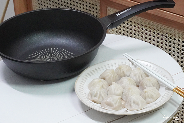開箱｜韓國Kassel 鑽石超導熱不沾輕炒鍋28cm｜美味料理燉牛肉分享11.png