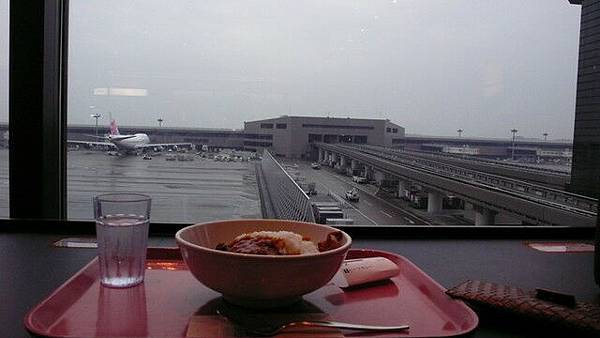 離開日本前的機場咖哩飯