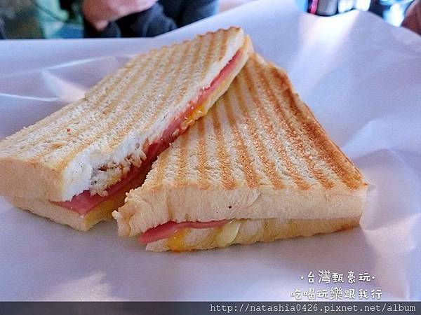 |台灣·台北|金花碳烤吐司·給我壁咚·起司控根本受不了·西門町早餐