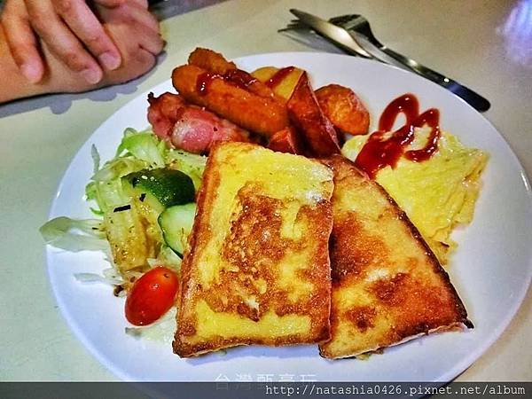 |台灣·屏東|本氣屋民宿·復古與現代獨特風格民宿·無敵早餐吃了會想念