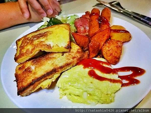 |台灣·屏東|本氣屋民宿·復古與現代獨特風格民宿·無敵早餐吃了會想念