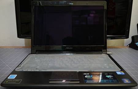 Asus U45J-4.JPG