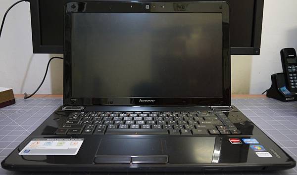 Lenovo IdeaPad Y560P-2.JPG