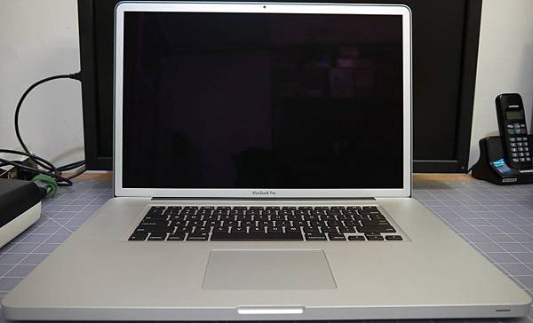 MBP AG 17吋-9.JPG