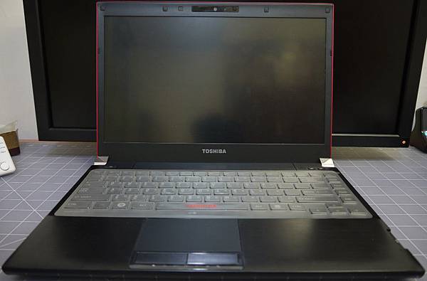 Toshiba R830-31.JPG