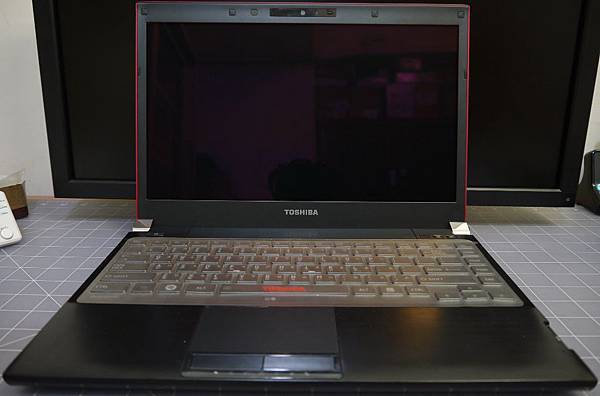 Toshiba R830-33.JPG