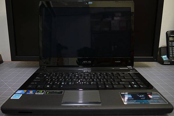 Asus U41J-4.JPG