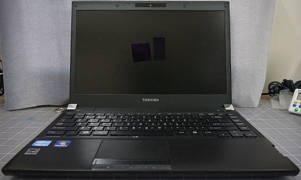 Toshiba R830-34