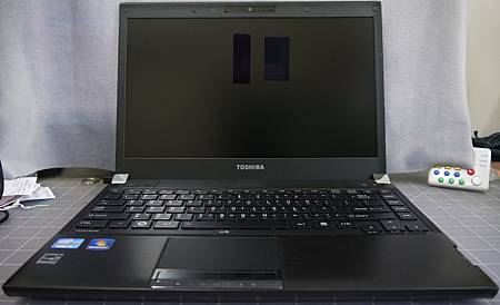 Toshiba R830-40