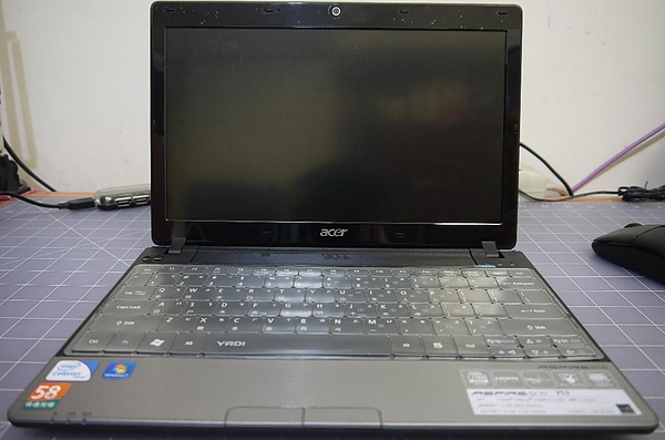 Acer AO753-2.JPG