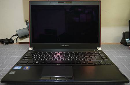 Toshiba R830-29.JPG