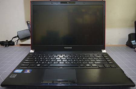 Toshiba R830-27.JPG