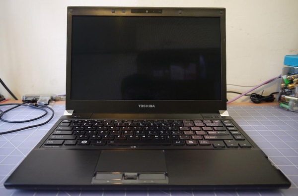 Toshiba R700-16.JPG