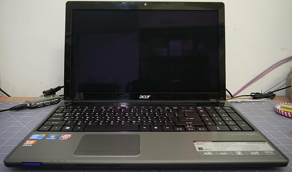 Acer 5820TG-10.JPG