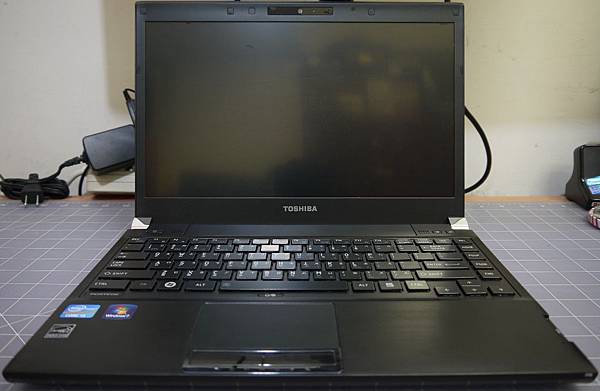 Toshiba R830-22.JPG