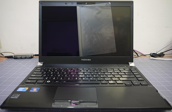 Toshiba R700-32.JPG