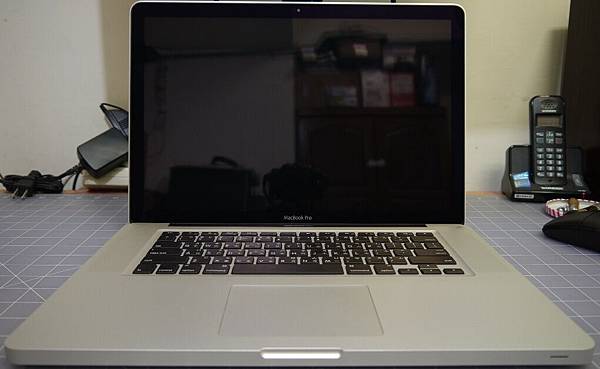 Apple 15.4" Macbook pro