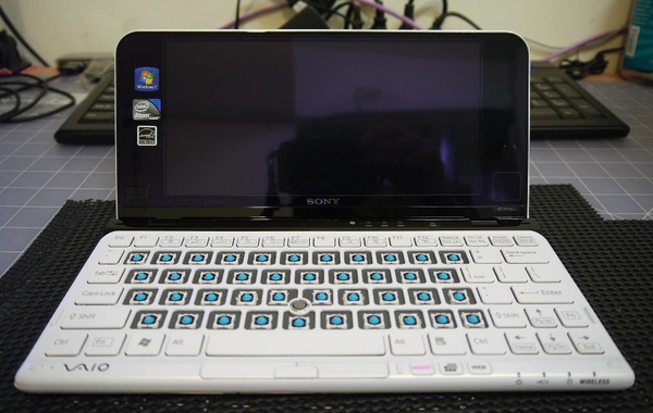 VAIO P11ALJ-4.JPG