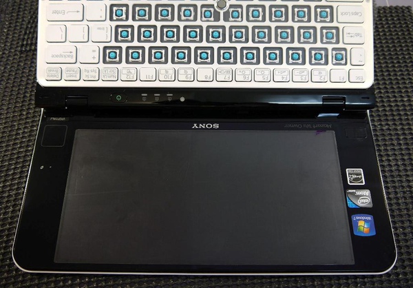 VAIO P11ALJ-1.JPG