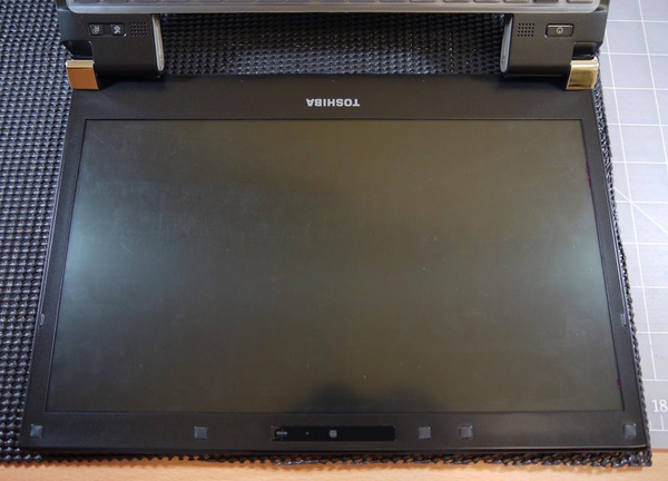 Toshiba R700-7.JPG